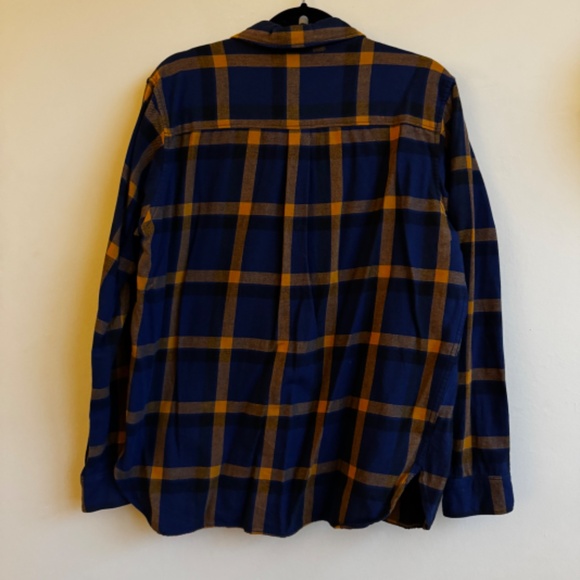 UNIQLO Blue Plaid Flannel Button Up - Picture 5 of 5